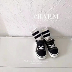 Tất vớ thể thao unisex cổ cao sọc viền cho bé trai bé gái màu trắng đen xám 1 đến 5 tuổi BERNIE