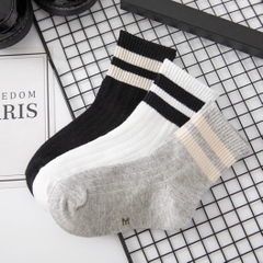 Tất vớ thể thao unisex cổ cao sọc viền cho bé trai bé gái màu trắng đen xám 1 đến 5 tuổi BERNIE