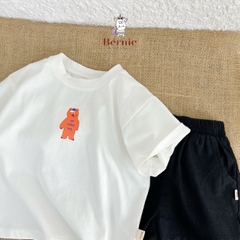 Set đồ thun đi chơi bé trai bé gái áo trắng thun cotton in gấu kèm quần kaki ngắn đen 1 đến 7 tuổi BERNIE