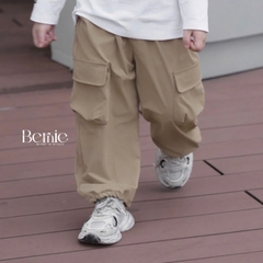 Quần dài quần gió mềm phối túi hộp gấu quần có dây rút unisex cho bé trai bé gái size 9 tới 25kg BERNIE T0825Q03
