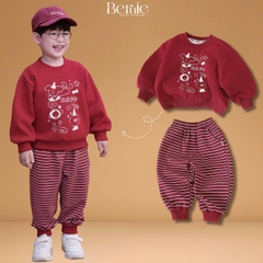 Set bộ nỉ dài tay màu đỏ họa tiết Happy Pup kèm quần dài kẻ ngang cho bé trai size 10 tới 27kg BERNIE H1025B46