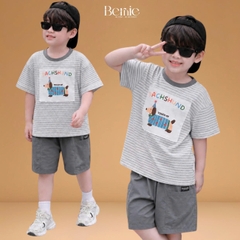 Set bộ bé trai áo thun tay ngắn họa tiết kẻ ngang Sausage Dog kèm quần short kaki cho bé trai size 9 đến 28kg BERNIE H0326B37