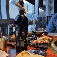 Rượu Vang Con Công Vindoro Primitivo