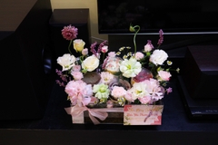 Khay Bánh Ngọt Mini & Hoa Tươi (No.02) | Quà Tặng Ngọt Ngào