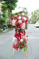 Kệ hoa tone đỏ mix thảo đường hoàng đế & vệ nữ