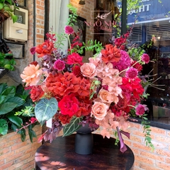 Bình hoa tone đỏ nâu