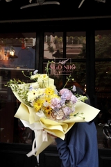 Bó hoa tông vàng tím