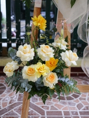 Kệ Hoa Chúc Mừng Tone Vàng 1268