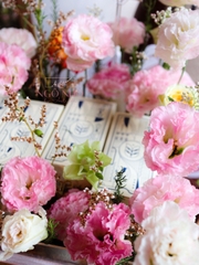 Khay Bánh Ngọt & Hoa Tươi (The 350F) | Quà Tặng Xinh Xắn