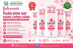Phấn thơm Blossom hương hoa Johnson & Johnson màu hồng 500g * 24chai/Thùng
