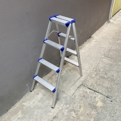 Thang ghế chữ A NiNDA ND-R04 loại 4 bậc, chất liệu nhôm cao cấp