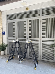 Thang nhôm NiNDA ND-404B gấp chữ M đen, cao 4m7