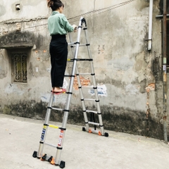 Thang nhôm rút gọn NiNDA ND-50AIS chữ A 2m5, có bánh xe tiện lợi