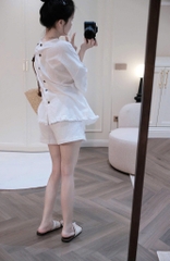 SET911-Set áo đũi trắng cúc lưng phối quần short thêu