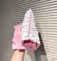 A492-Áo thun cộc tay hồng in chữ trắng nổi đủ tem hàng nhà máy