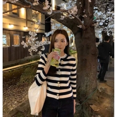 A373-Áo len kẻ cúc đồng full tem