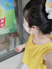 Set563- Set áo đũu vàng mix quần kẻ suông tặng kèm chun tóc