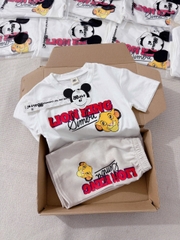 BN111-Bộ LION KING trắng be áo cotton mix quần nỉ cua