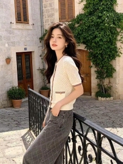 A658- Áo len cộc tay dệt kim viền đỏ cúc đồng
