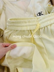 🍀 SEt920- SET CÔHC  VÀNG CỔ TIM LOGO THÊU QUẦN SHORtT 🌷