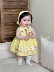 BT582- Đầm vàng thêu viền ren dáng xoè tặng kèm khăn