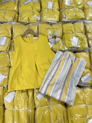 Set563- Set áo đũu vàng mix quần kẻ suông tặng kèm chun tóc