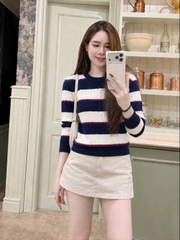 A733- Áo len cổ tròn kẻ ngang mix nhiều màu có thêu