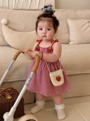 BT960- Váy 2 dây kẻ caro dâu tây bé 9-25kg
