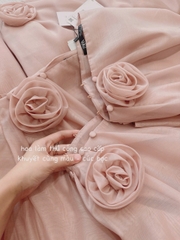 A154-Áo sơ mi nữ voan tơ cúc bọc đính hoa