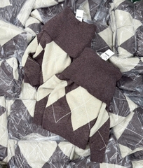 A433-Áo len dài tay trễ vai hoạ tiết quả trám nâu be