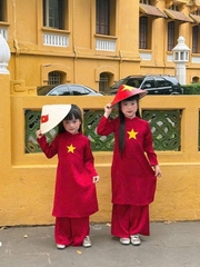 Bt576- Bộ áo dài đỏ sao bé gái chất lụa ( giá kèm quần)