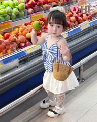 SETKID049- Set áo bé gái 2 dây kẻ xanh đính nơ chân váy trắng