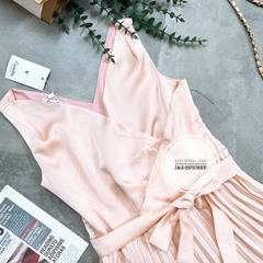Đầm lụa ly chân màu NUDE