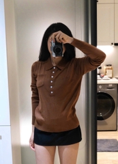 A432- Áo len dài tay cổ tròn túi ngực màu nâu tây