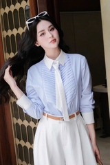A140-Áo sơ mi nữ xếp ly chéo phối cavat rời 2 màu xanh hồng
