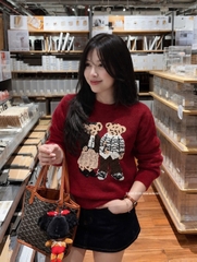 A725-Áo len đỏ thêu gấu xù hãng BNBB đủ túi
