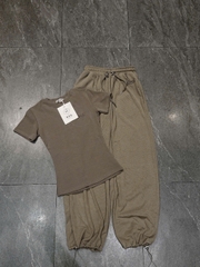 SET482-Set bộ chữ thêu BAD tăm nhung màu nâu quần bom