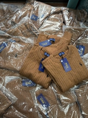 A459- Áo len cổ tròn màu nâu thêu ngựa hàng nhà may đủ tem