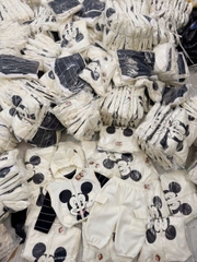 BT1048-Set 3 chi tiết áo gile trắng MICKEY đen trắng dài