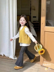 damgai23-set 3 món áo giLe vàng phối quần kẻ loe kèm áo thun trắng cho bé gái 12-33kg)