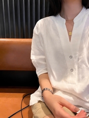 SET990-Set sơ mi trắng cổ V phối quần cộc nâu