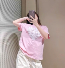 A492-Áo thun cộc tay hồng in chữ trắng nổi đủ tem hàng nhà máy