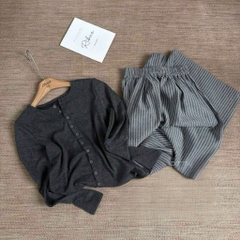 set1028- Set áo ghi đậm dài tay quần ghi nhạt