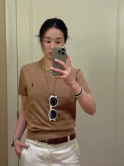 A515-Áo len cộc tay dệt kim màu nâu thêu ngựa mẫu mới 2026