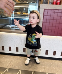 BT860-Bộ áp thun khủng long đen cộc tay phối quần short 9-22kg