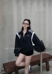 A439- Áo khóc nỉ hai da màu than thân thêu huy hiệu