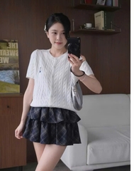 A425- Áo len dệt kim cộc tay thêu gấu 2 màu xanh than và trắng