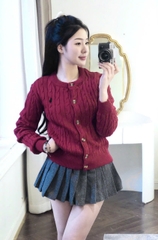 A437- Áo len cadigan vặn thừng đỏ mận thêu ngực hàng nhà máy chuẩn