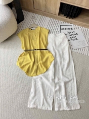 Set623- Set áo vàng quần đũi màu trắng tặng kèm belt