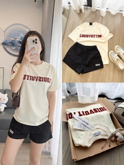 Set868-Set áo thun cộc tay trắng thêu nổi phối quần short đen